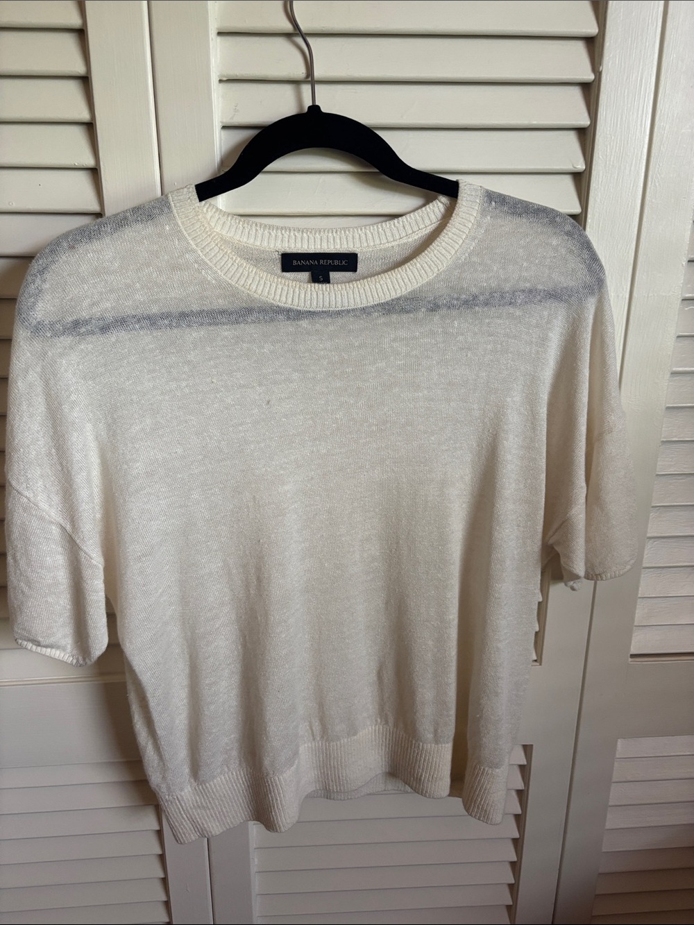 Banana Republic Cream Short-Sleeve Crewneck linen tshirt .